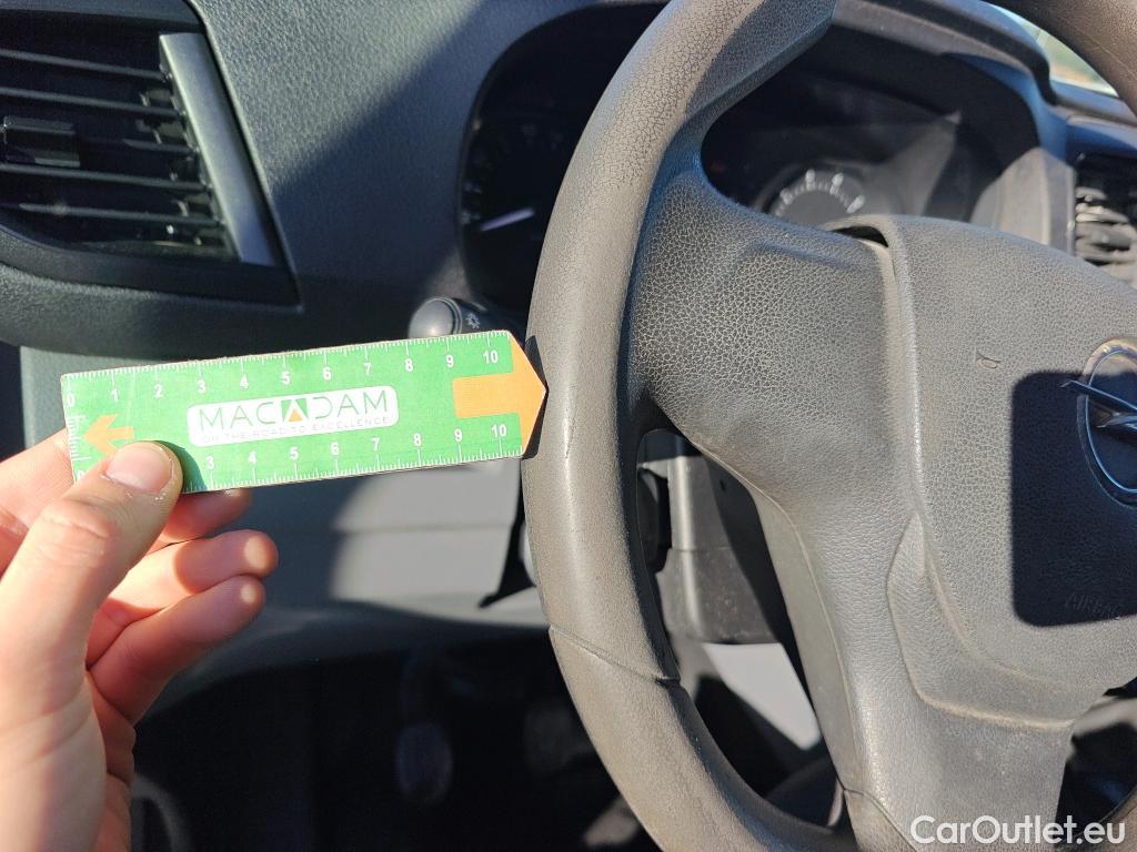  Opel  Vivaro OPEL  / 2019 / 4P / furgón 1.5 Diésel 74kW (100CV) M Std Express #51