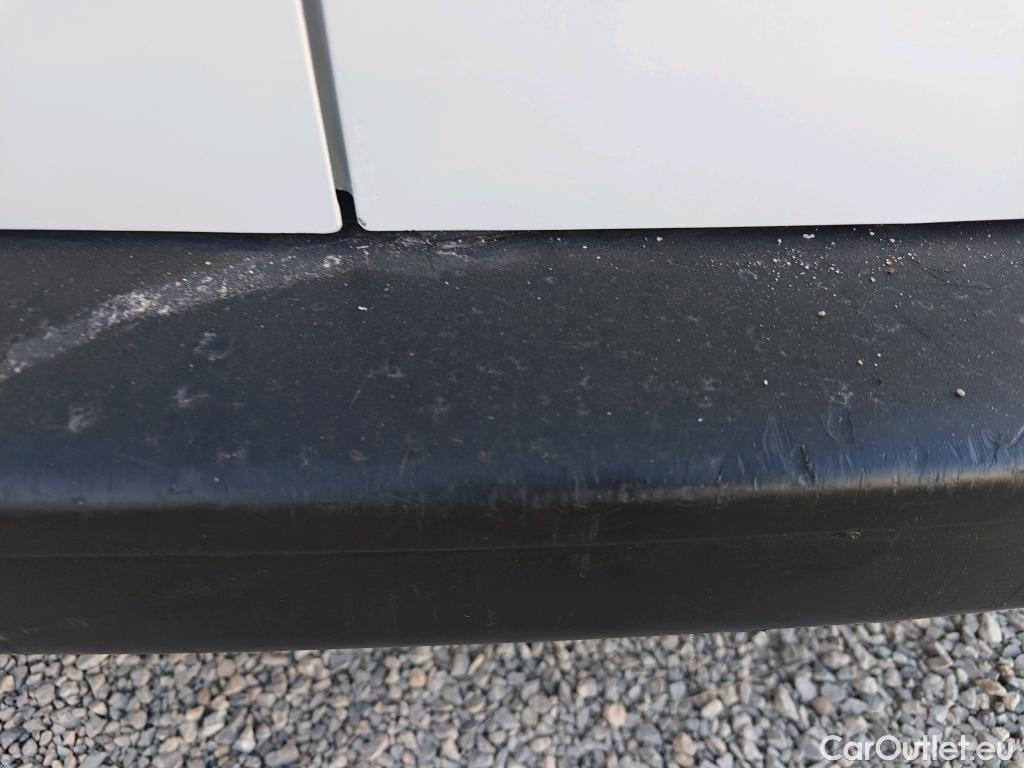  Opel  Vivaro OPEL  / 2019 / 4P / furgón 1.5 Diésel 74kW (100CV) M Std Express #46