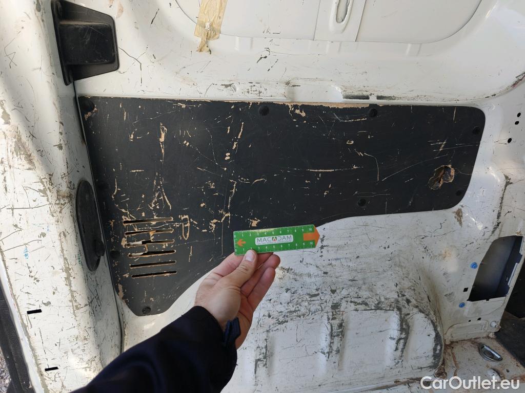  Opel  Vivaro OPEL  / 2019 / 4P / furgón 1.5 Diésel 74kW (100CV) M Std Express #39