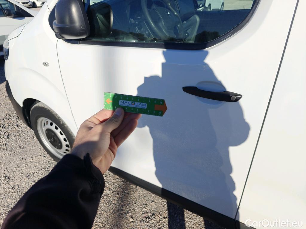  Opel  Vivaro OPEL  / 2019 / 4P / furgón 1.5 Diésel 74kW (100CV) M Std Express #62