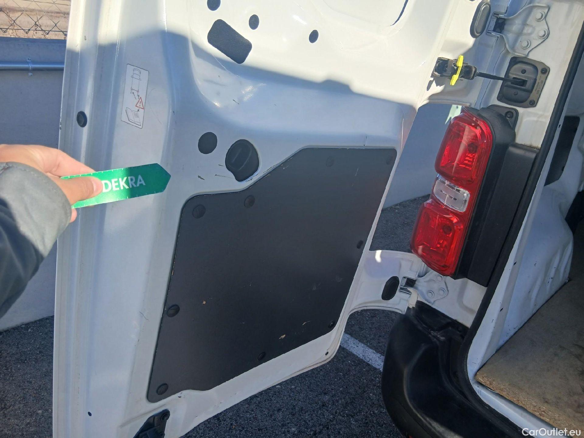  Opel  Vivaro OPEL  / 2019 / 4P / furgón 1.5 Diésel 74kW(100CV)M Std Exp #3