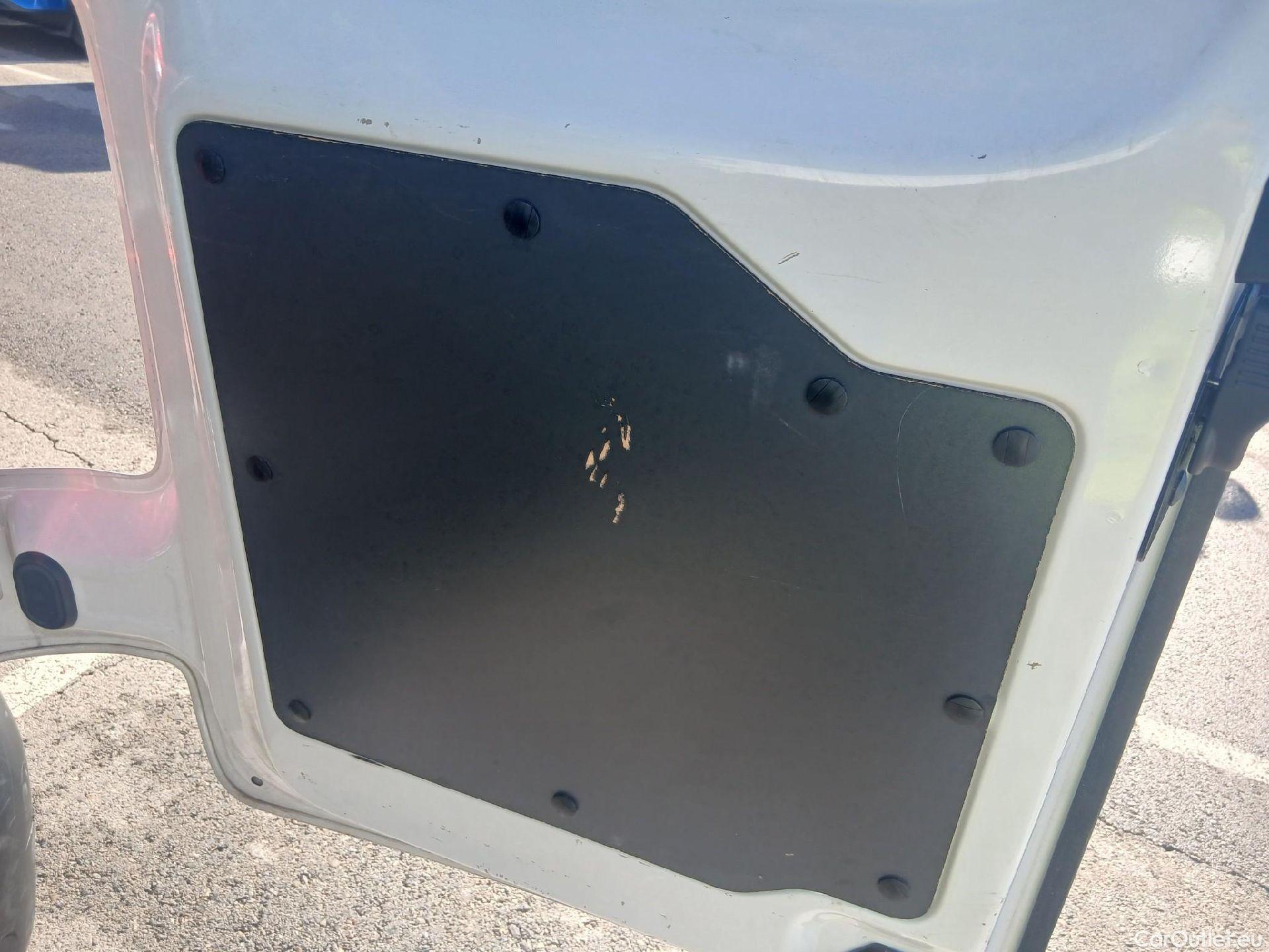  Opel  Vivaro OPEL  / 2019 / 4P / furgón 1.5 Diésel 74kW(100CV)M Std Exp #12