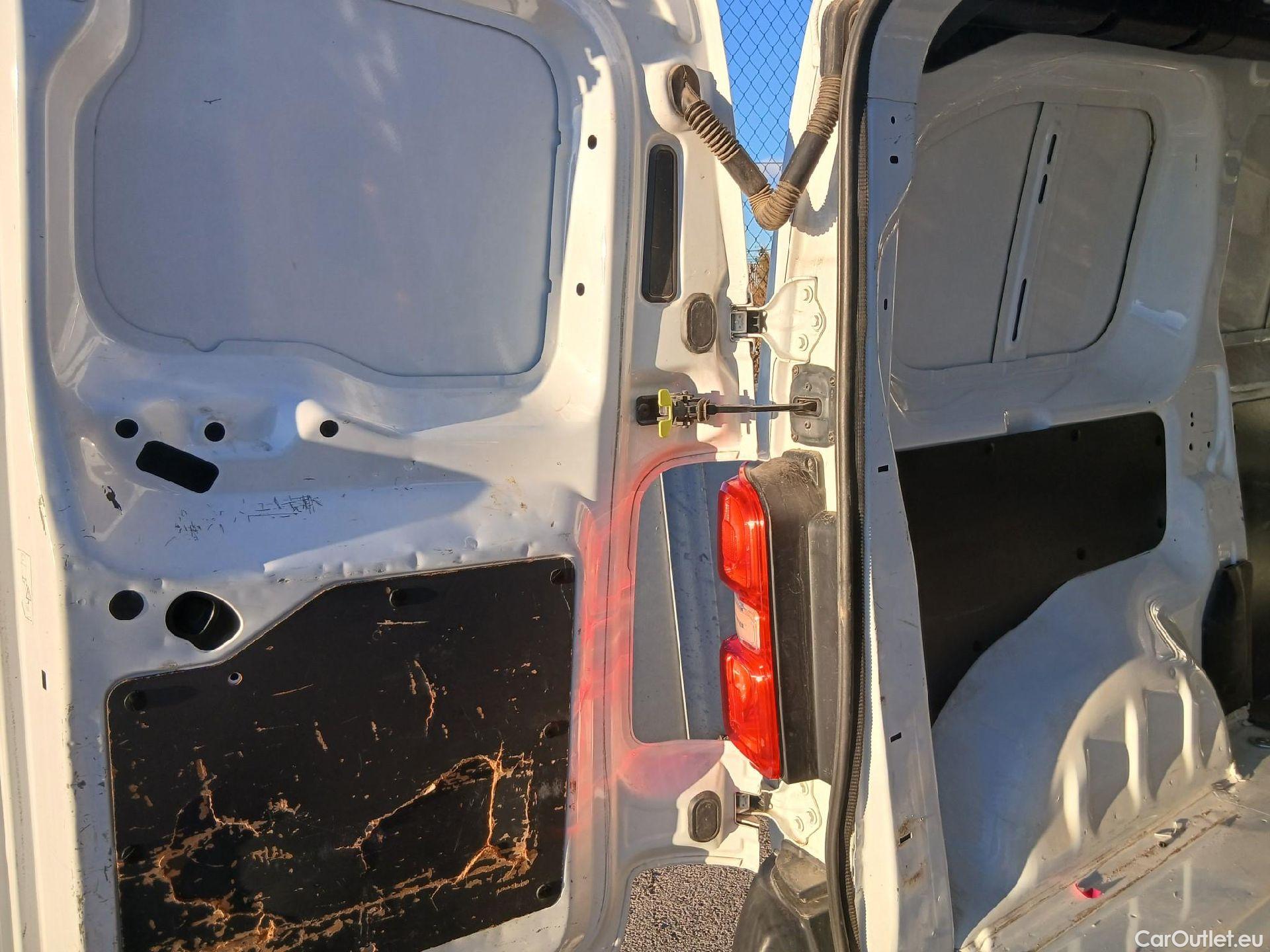  Peugeot  Expert PEUGEOT  Furgón Pro 2.0 BlueHDi 120 S&S Standard #3