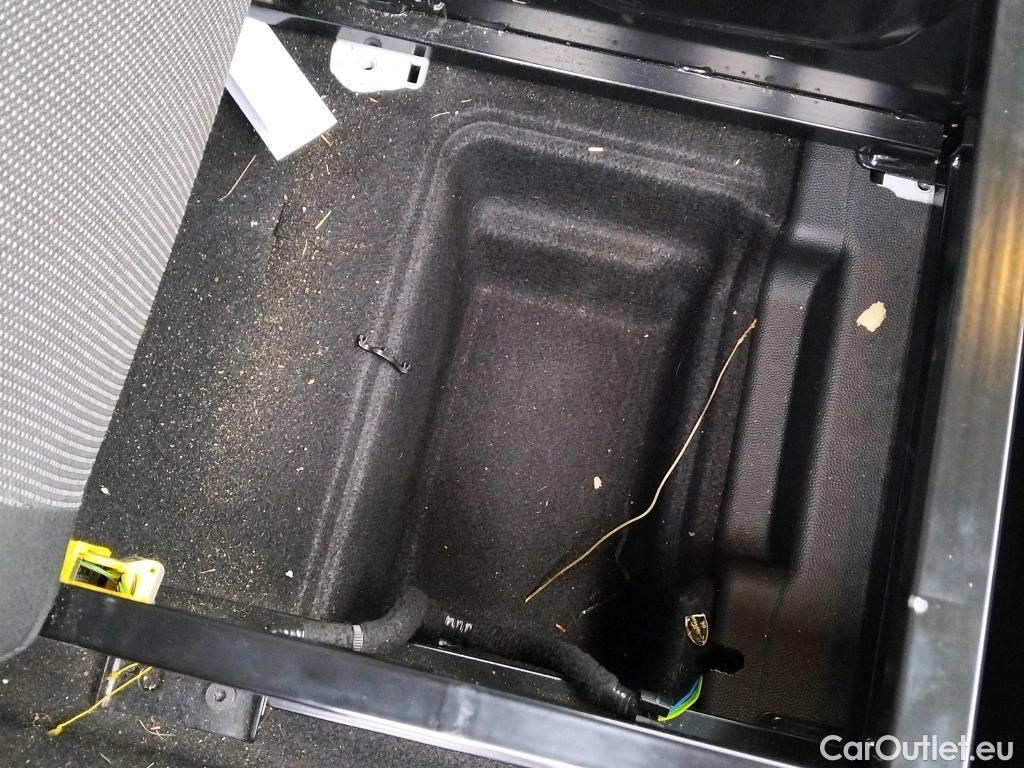  Peugeot  Partner PEUGEOT  / 2018 / 4P / furgón derivado de turismo Premium Standard 600kg BlueHDi 73kW #26