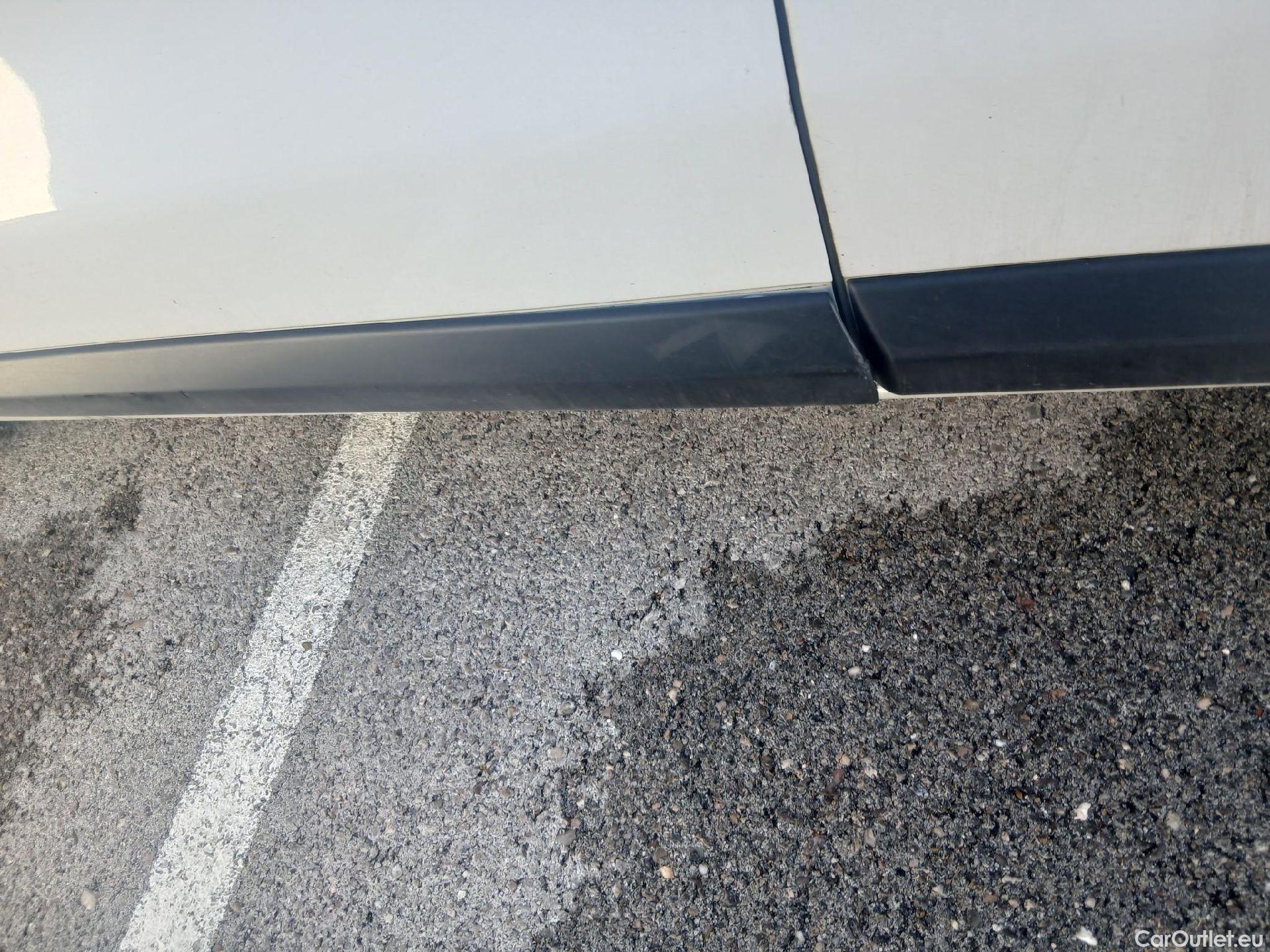  Opel  Vivaro OPEL  / 2019 / 4P / furgón 1.5 Diésel 74kW(100CV)M Std Exp #30