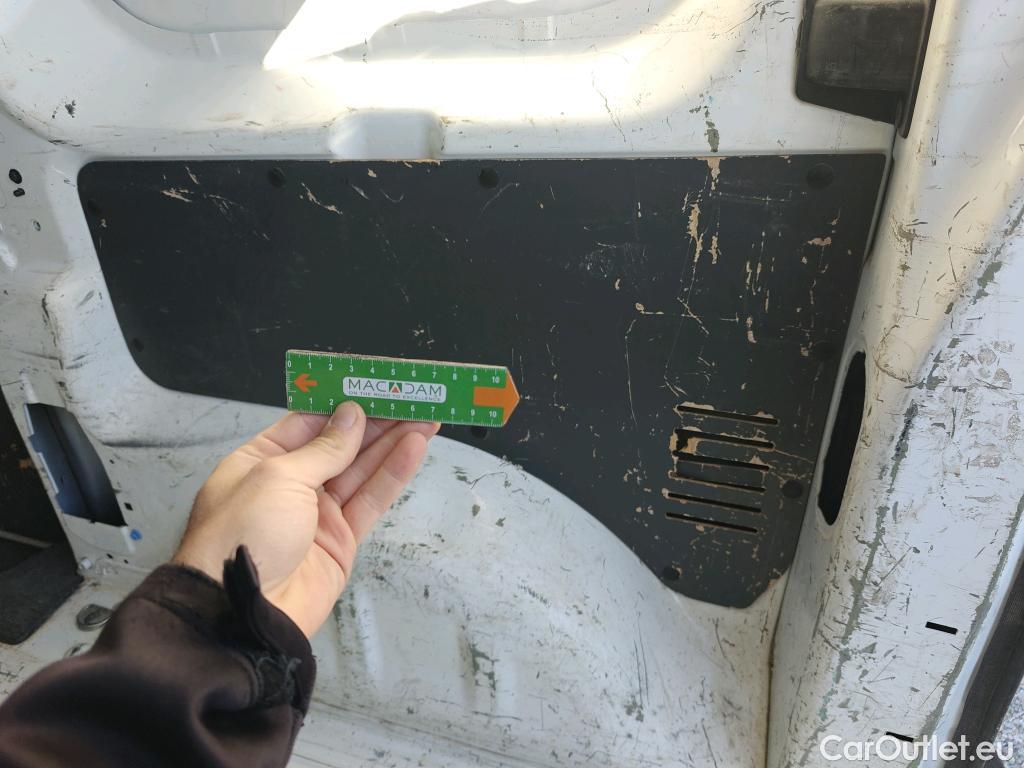  Opel  Vivaro OPEL  / 2019 / 4P / furgón 1.5 Diésel 74kW (100CV) M Std Express #37