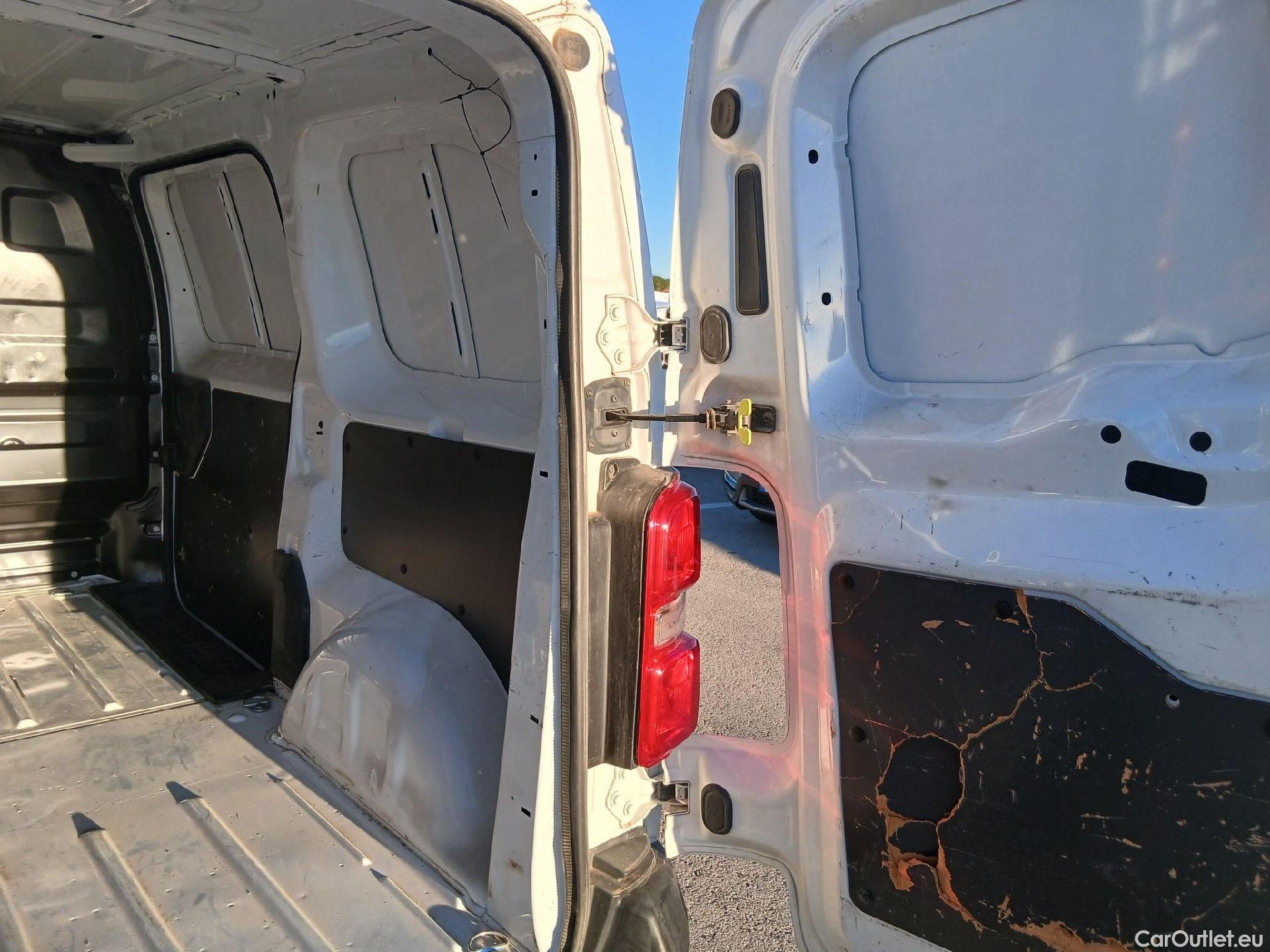  Peugeot  Expert PEUGEOT  Furgón Pro 2.0 BlueHDi 120 S&S Standard #2