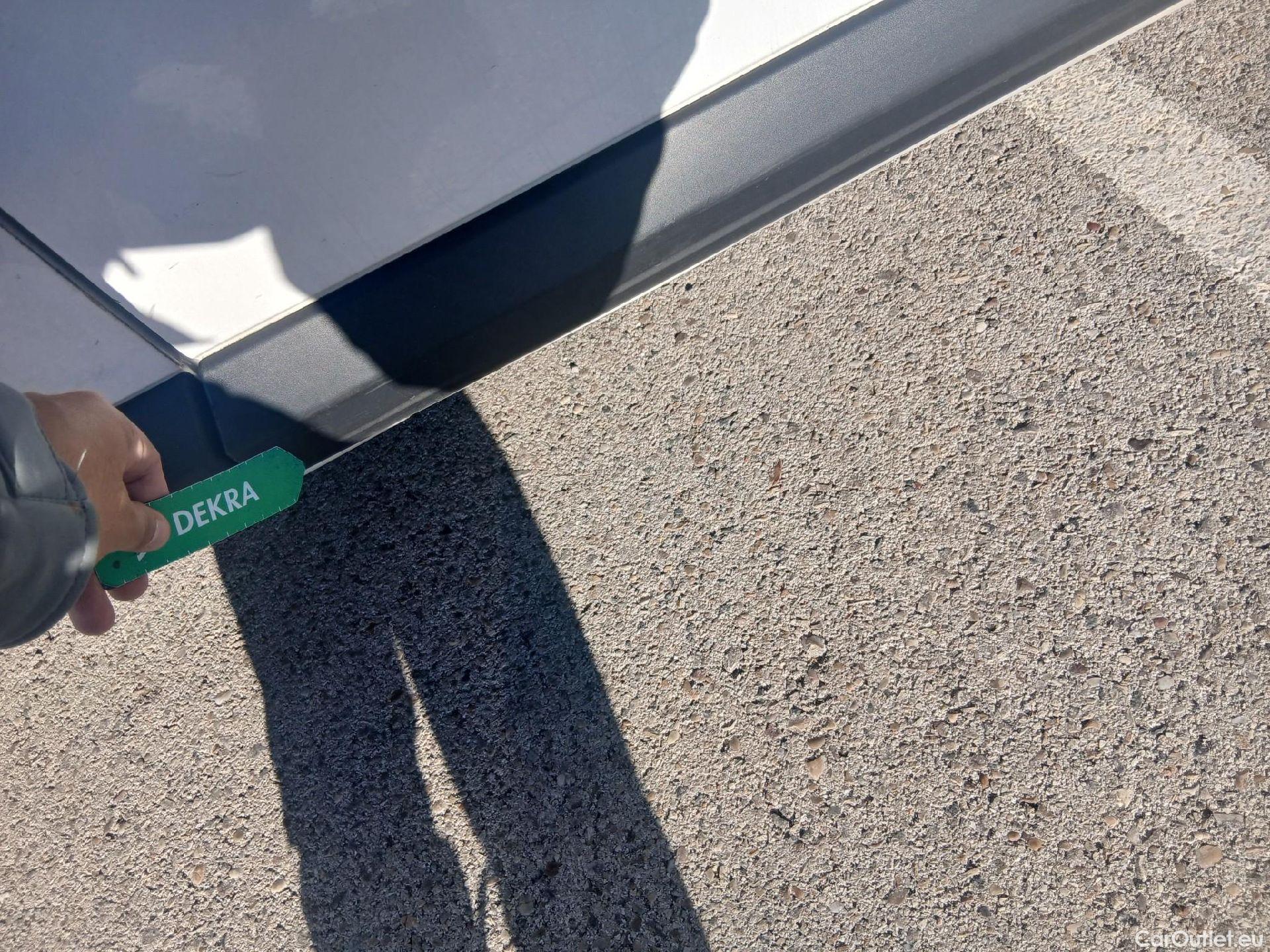  Opel  Vivaro OPEL  / 2019 / 4P / furgón 1.5 Diésel 74kW(100CV)M Std Exp #51