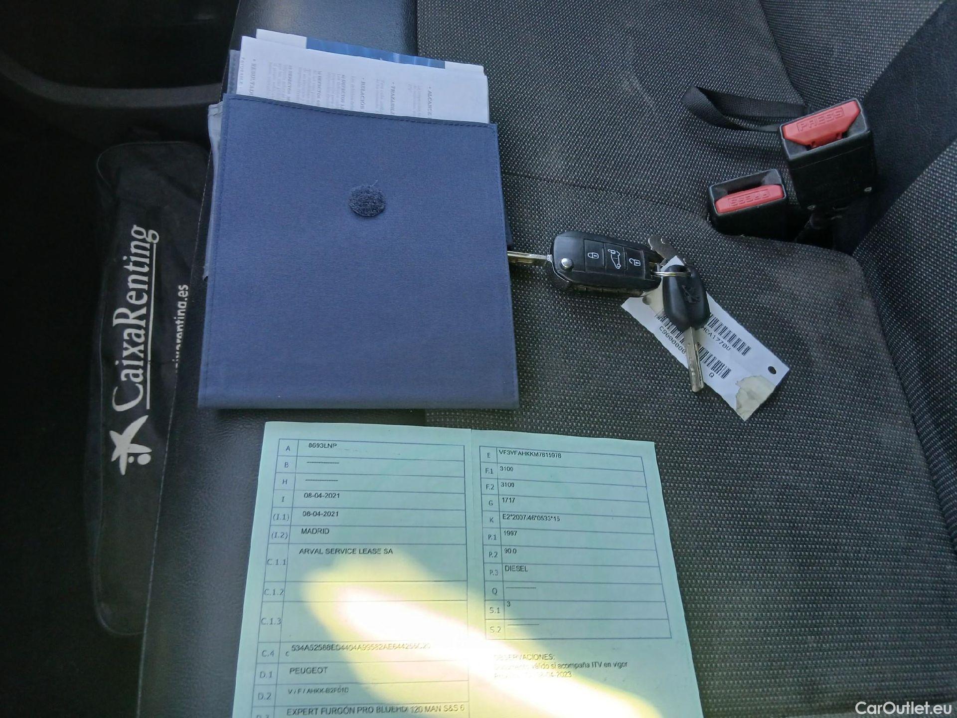  Peugeot  Expert PEUGEOT  Furgón Pro 2.0 BlueHDi 120 S&S Standard #1