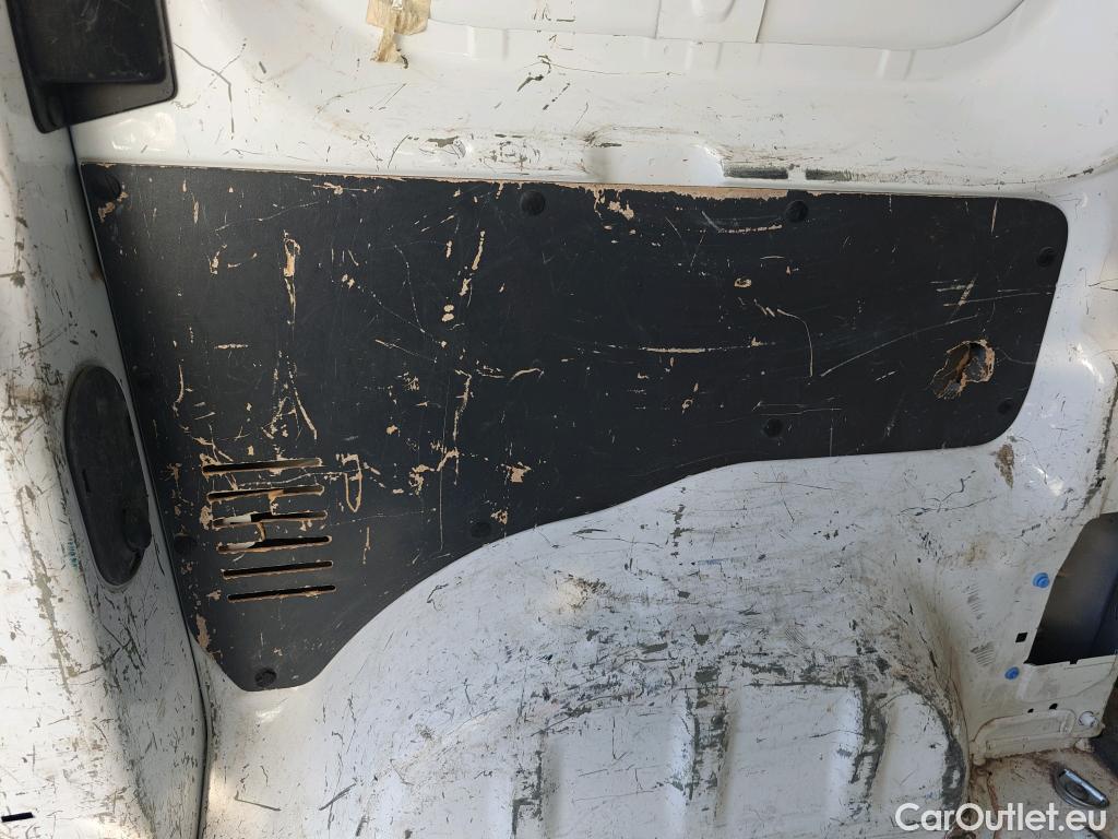  Opel  Vivaro OPEL  / 2019 / 4P / furgón 1.5 Diésel 74kW (100CV) M Std Express #40