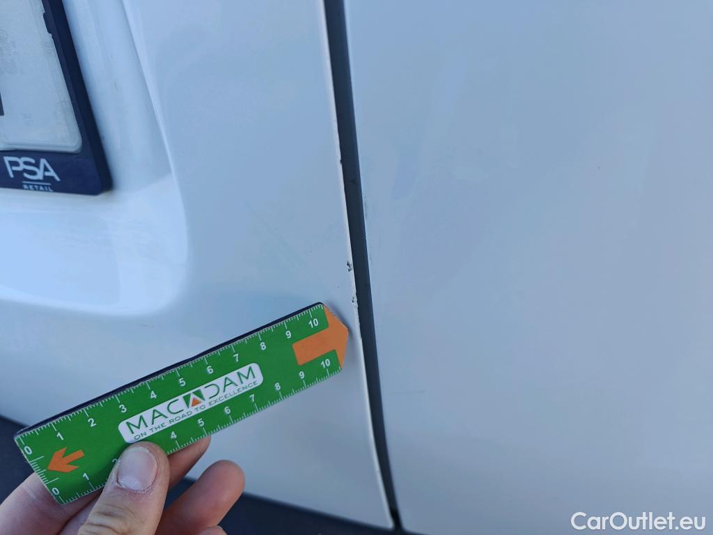  Opel  Vivaro OPEL  / 2019 / 4P / furgón 1.5 Diésel 74kW (100CV) M Std Express #26