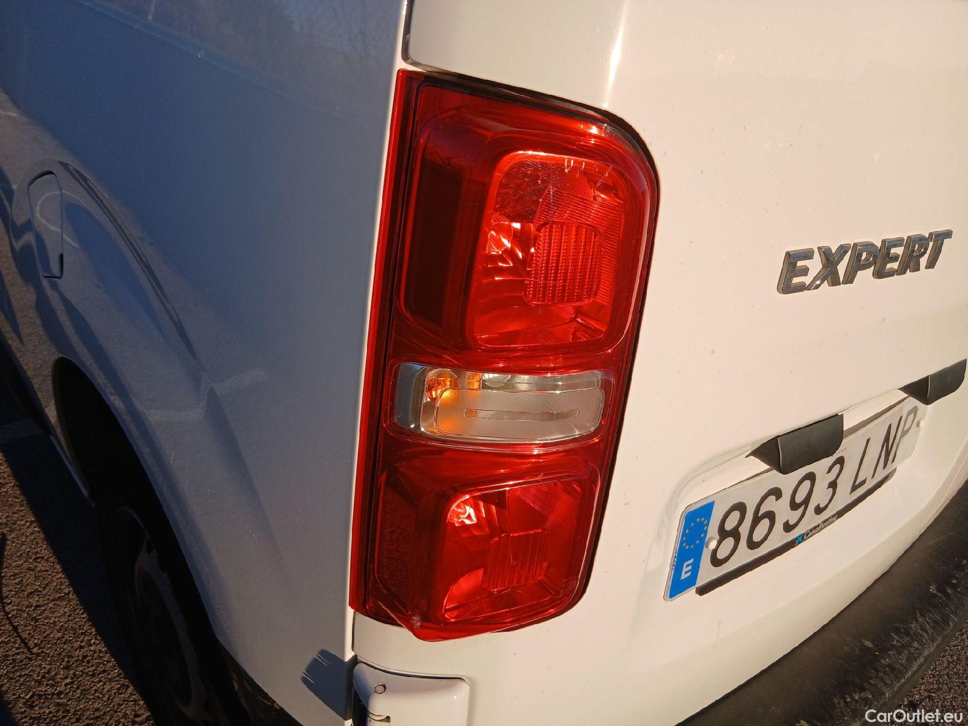  Peugeot  Expert PEUGEOT  Furgón Pro 2.0 BlueHDi 120 S&S Standard #28