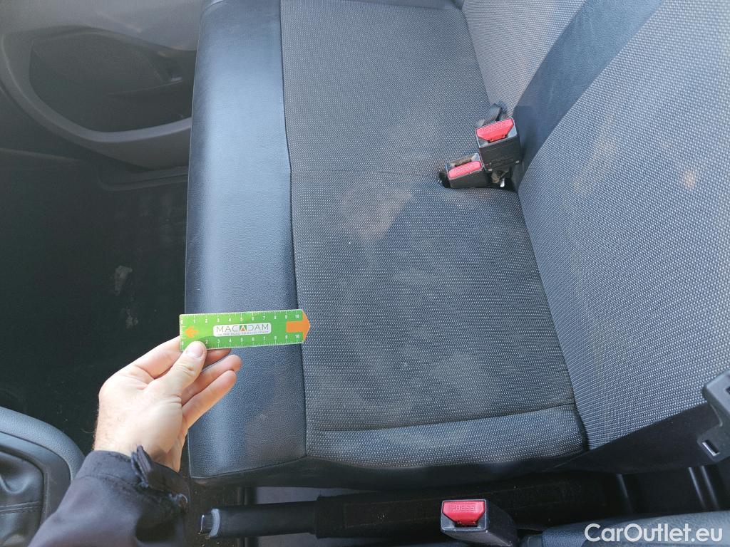  Opel  Vivaro OPEL  / 2019 / 4P / furgón 1.5 Diésel 74kW (100CV) M Std Express #35