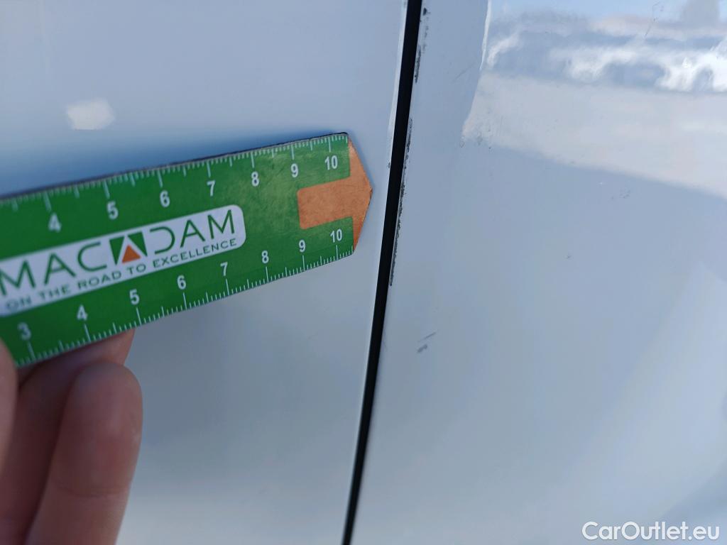  Opel  Vivaro OPEL  / 2019 / 4P / furgón 1.5 Diésel 74kW (100CV) M Std Express #32