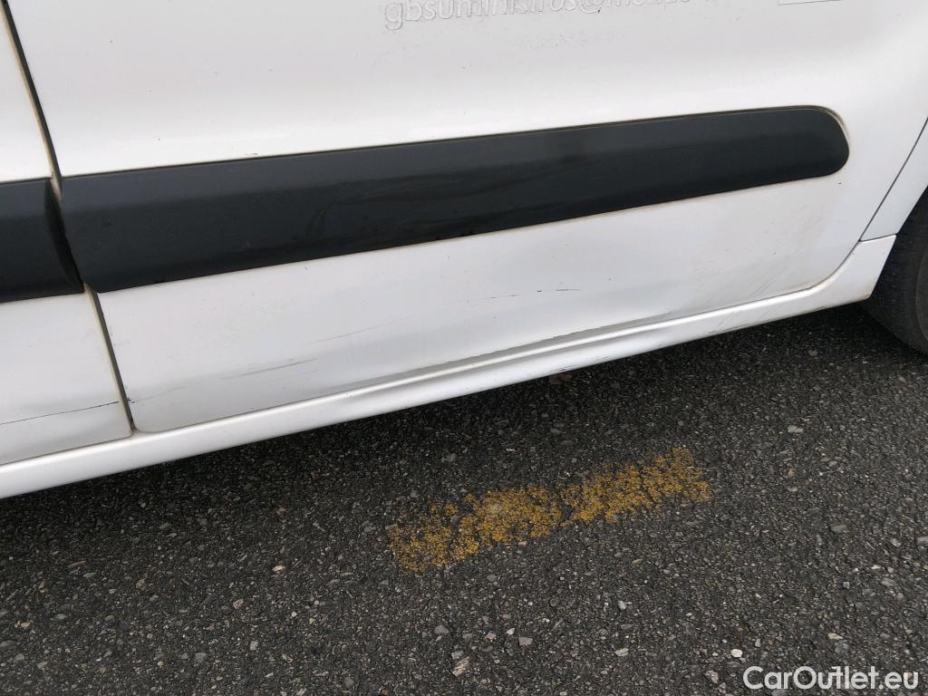  Peugeot  Partner PEUGEOT  / 2015 / 3P / furgón derivado de turismo Furgón Confort L1 BlueHDi 73KW (100CV) #5