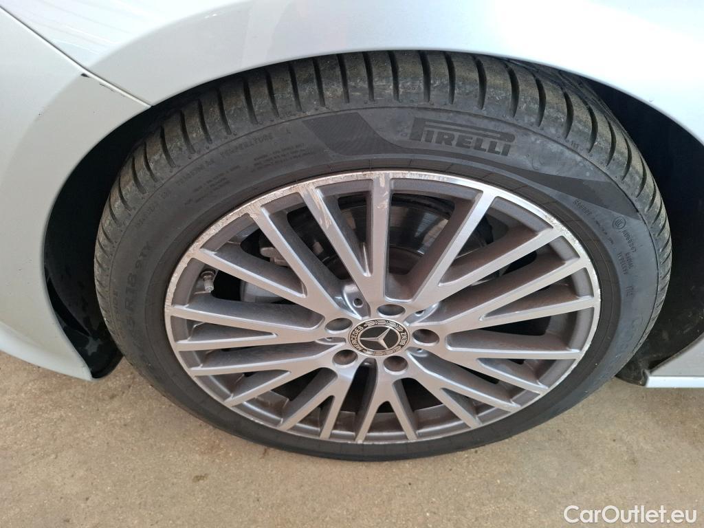  Mercedes  CLA-Klasse MERCEDES-BENZ CLA Coupe  2019  4P  Coupé CLA 180 d Business Line BA8 #1