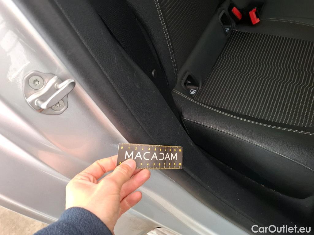  Mercedes  CLA-Klasse MERCEDES-BENZ CLA Coupe  2019  4P  Coupé CLA 180 d Business Line BA8 #48