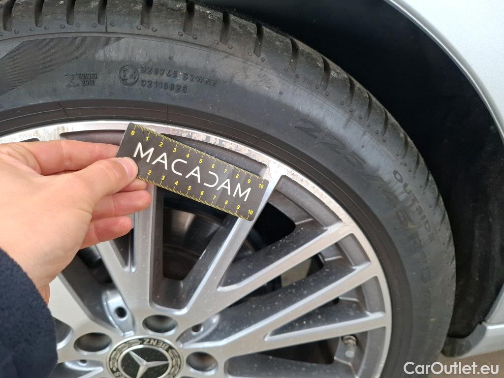  Mercedes  CLA-Klasse MERCEDES-BENZ CLA Coupe  2019  4P  Coupé CLA 180 d Business Line BA8 #40