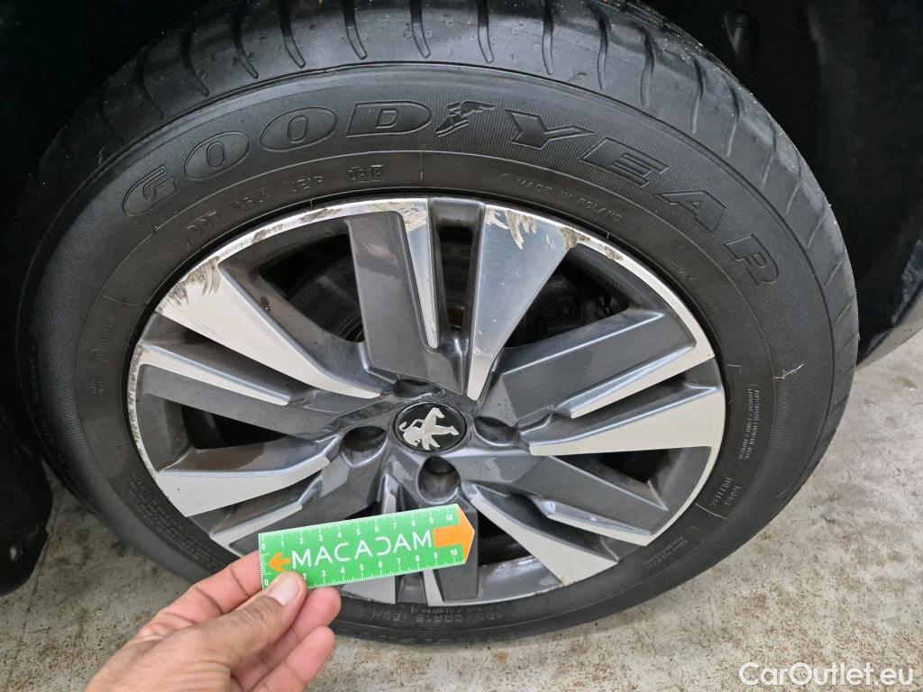  Peugeot  2008  Allure Business 1.2 PureTech 130CV BVM6 E6dT #11