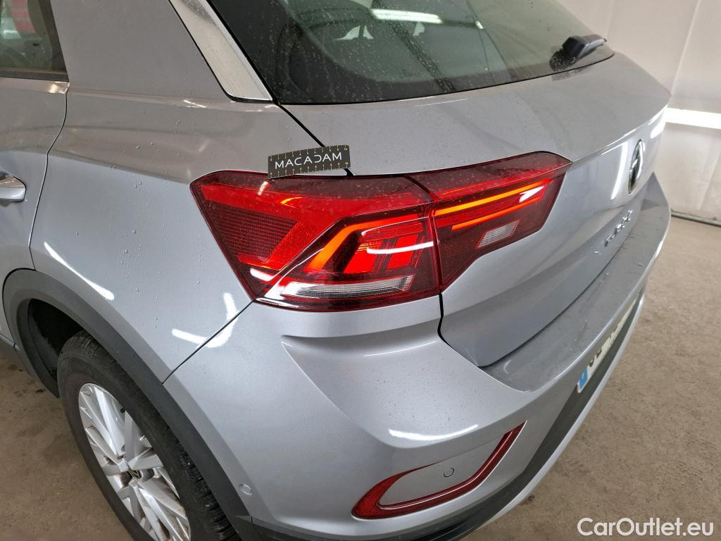  Volkswagen  T-ROC VOLKSWAGEN  / 2021 / 5P / SUV 1.5 TSI 150 EVO LIFE PLUS DSG7 #1