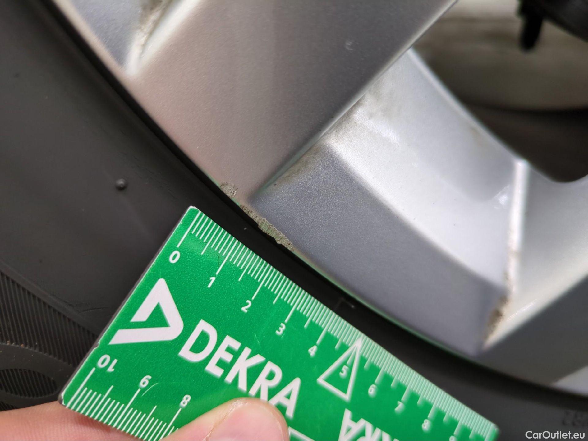  Volkswagen  Tiguan VOLKSWAGEN  / 2020 / 5P / SUV 1.5 TSI 150 DSG7 Life Busines #4