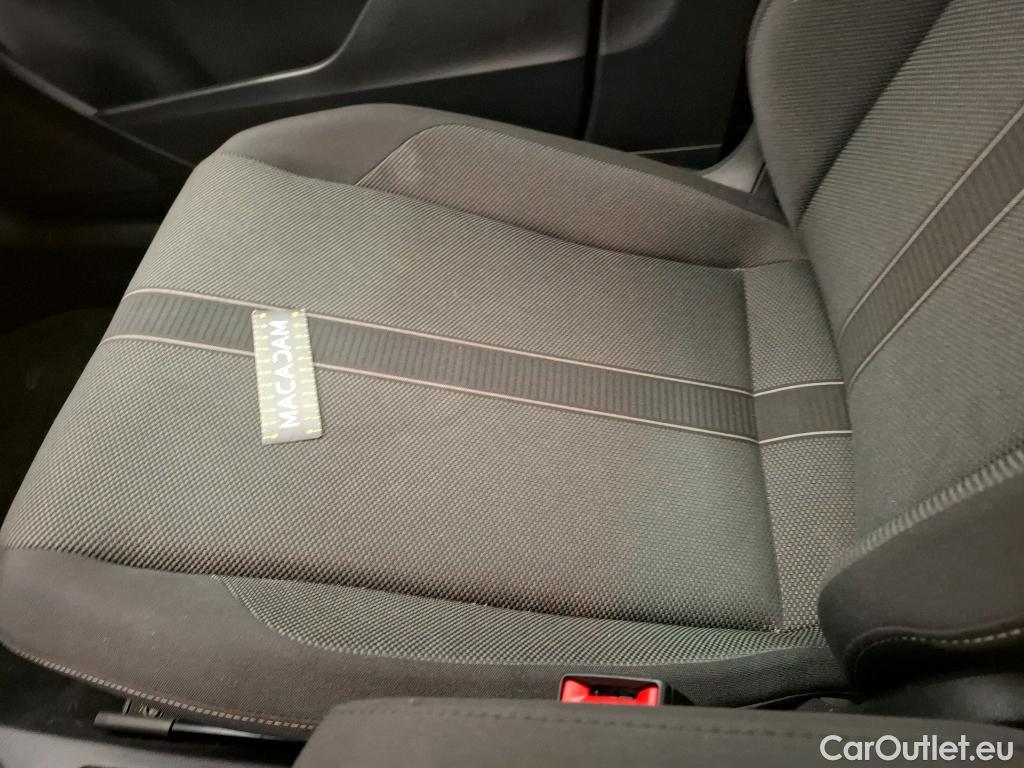  Volkswagen  T-ROC VOLKSWAGEN  / 2021 / 5P / SUV 1.5 TSI 150 EVO LIFE PLUS DSG7 #3