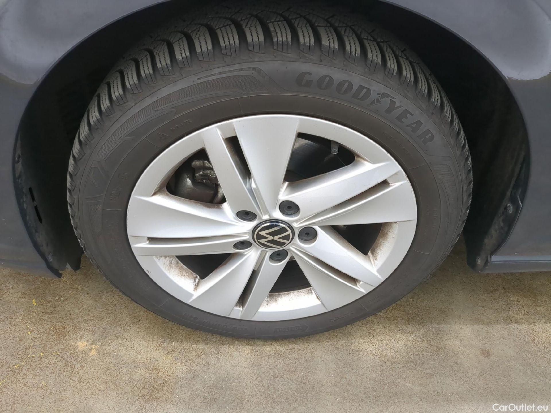  Volkswagen  Golf  VOLKSWAGEN / 2020 / 5P / Berline 2.0 TDI SCR 115 BVM6 Life Busi 1st #2