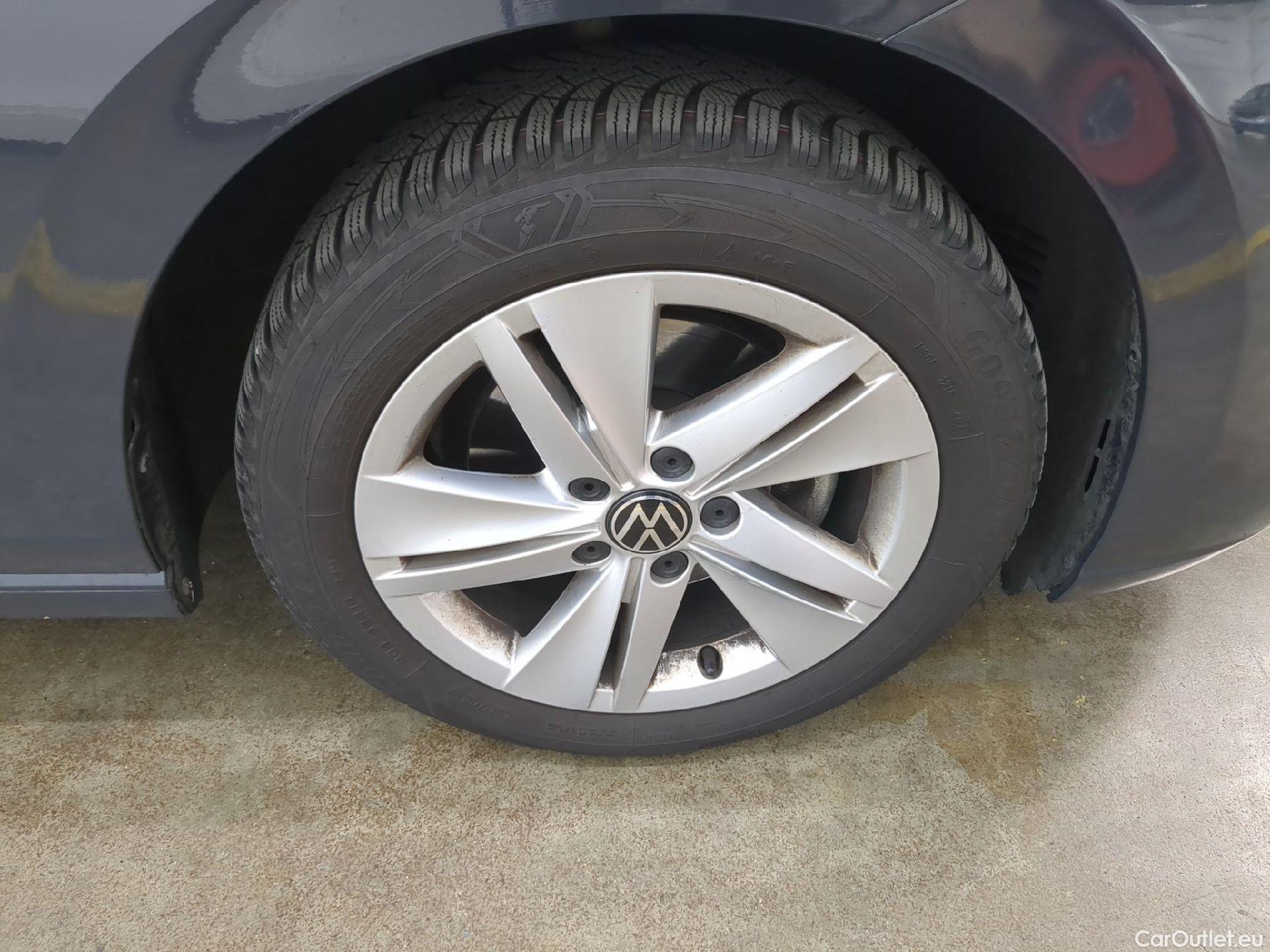  Volkswagen  Golf  VOLKSWAGEN / 2020 / 5P / Berline 2.0 TDI SCR 115 BVM6 Life Busi 1st #1