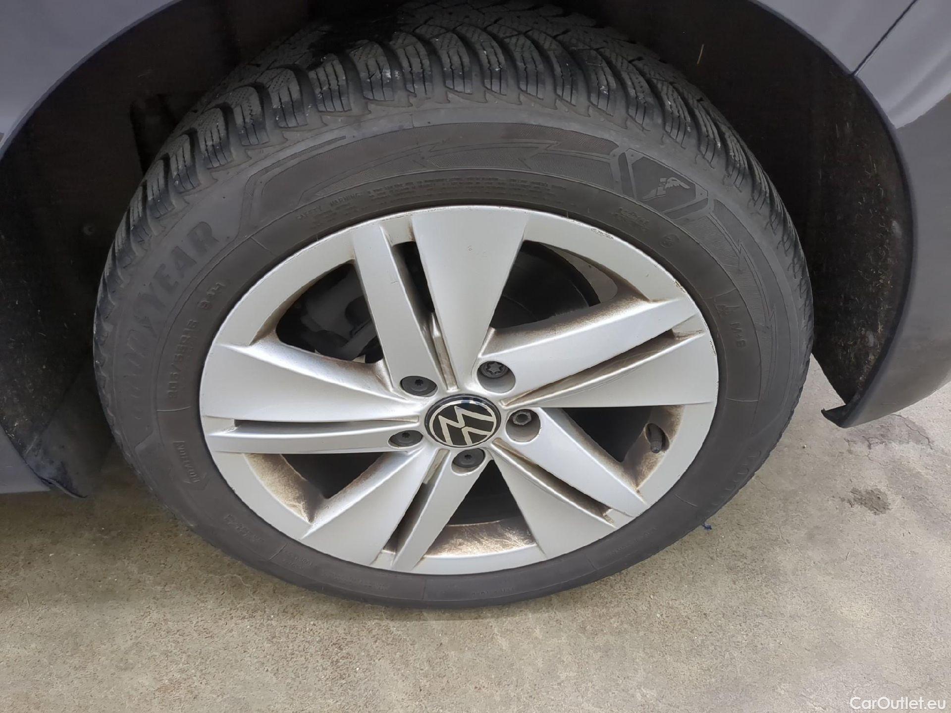  Volkswagen  Golf  VOLKSWAGEN / 2020 / 5P / Berline 2.0 TDI SCR 115 BVM6 Life Busi 1st #3