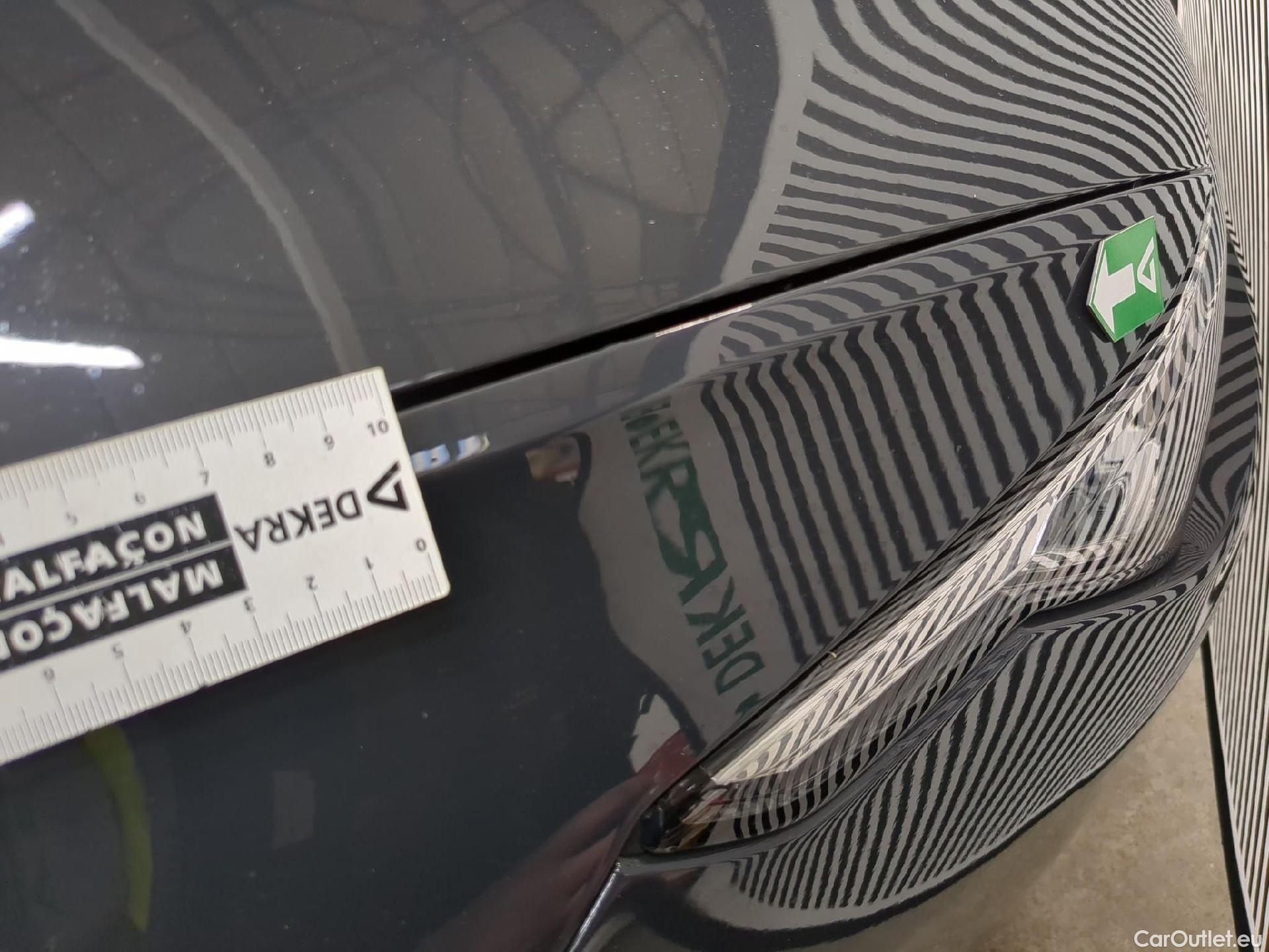  Volkswagen  Golf  VOLKSWAGEN / 2020 / 5P / Berline 2.0 TDI SCR 115 BVM6 Life Busi 1st #8