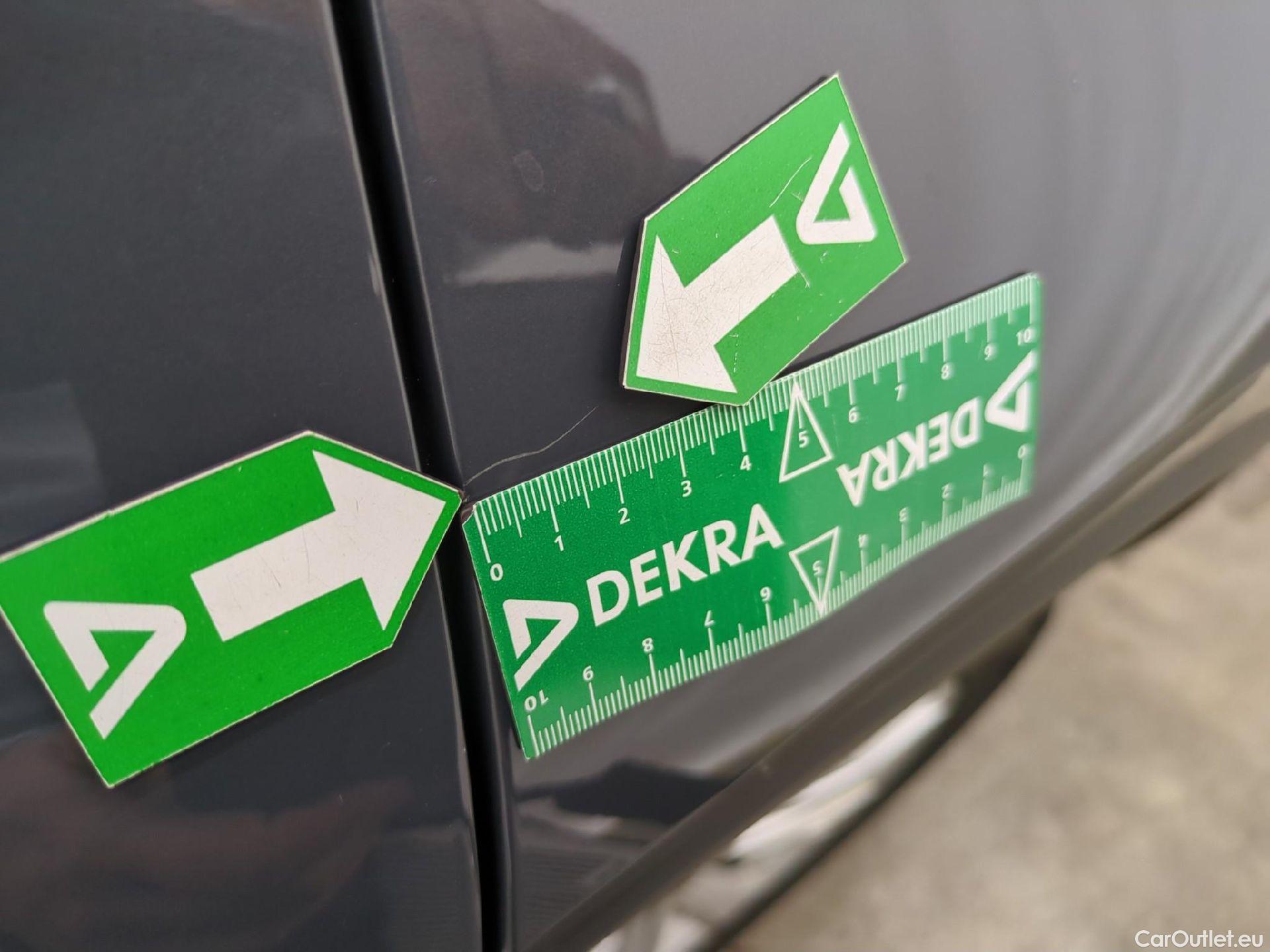  Volkswagen  Tiguan VOLKSWAGEN  / 2020 / 5P / SUV 1.5 TSI 150 DSG7 Life Busines #14