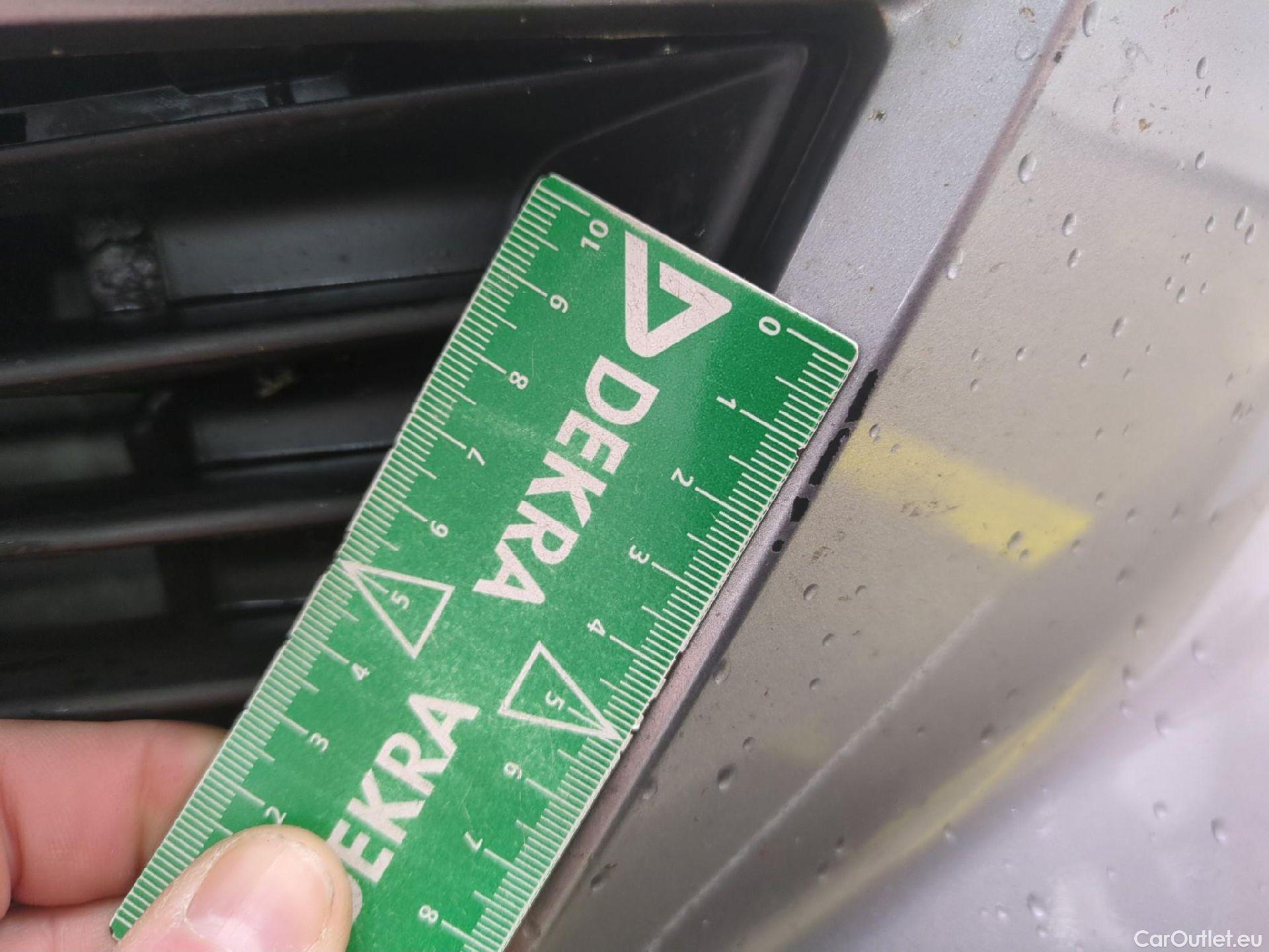  Peugeot  2008  Allure Business 1.2 PureTech 130CV BVA8 E6d #26