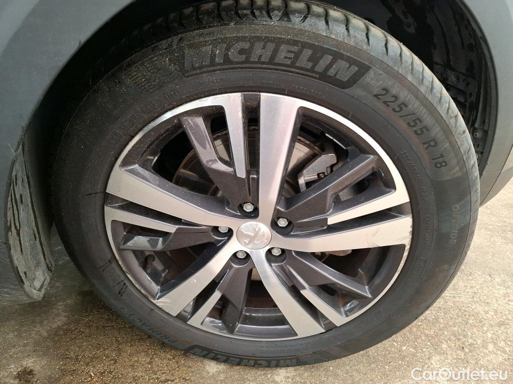  Peugeot  3008 PEUGEOT  / 2020 / 5P / SUV 1.6 HYBRID 225 E-EAT8 Allure Pack #11