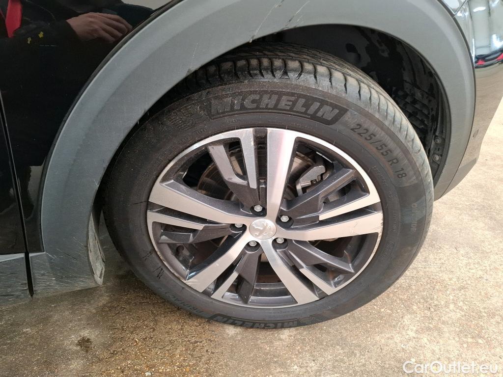  Peugeot  3008 PEUGEOT  / 2020 / 5P / SUV 1.6 HYBRID 225 E-EAT8 Allure Pack #10