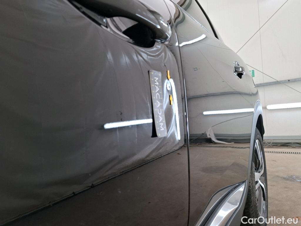  Peugeot  3008 PEUGEOT  / 2020 / 5P / SUV 1.6 HYBRID 225 E-EAT8 Allure Pack #16