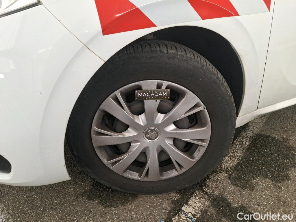  Peugeot  208 PEUGEOT  Affaire VU 5p Berline BlueHDi 100 ¤6.c S&S PREMIUM PACK #20