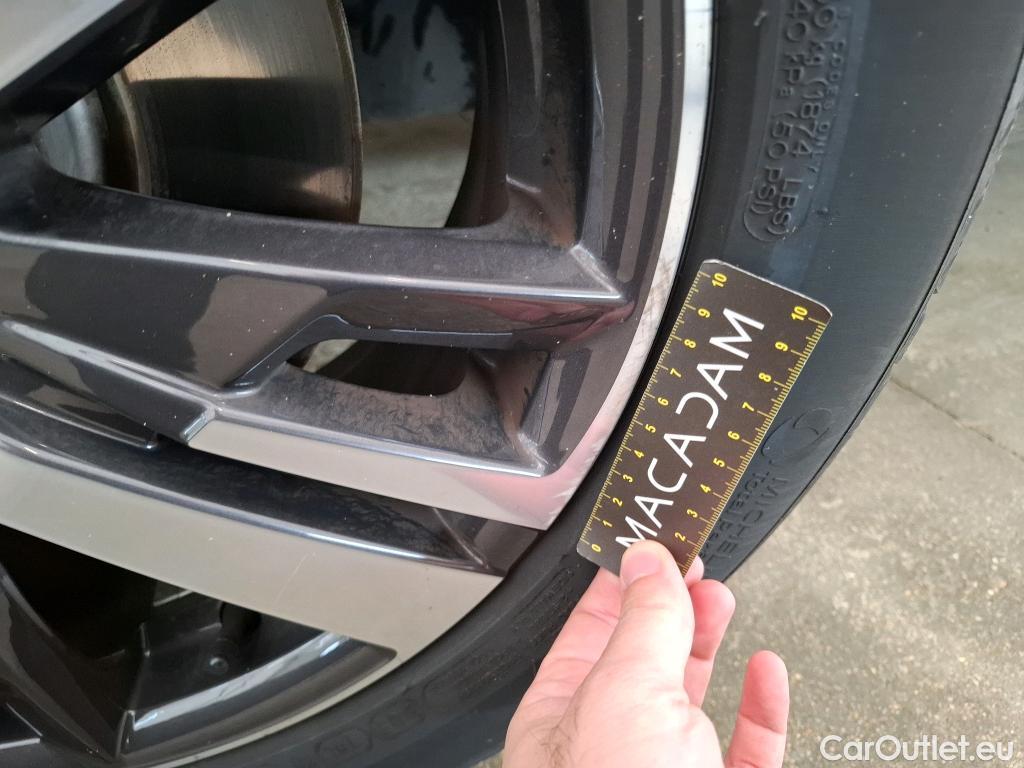  Peugeot  3008 PEUGEOT  / 2020 / 5P / SUV 1.6 HYBRID 225 E-EAT8 Allure Pack #7