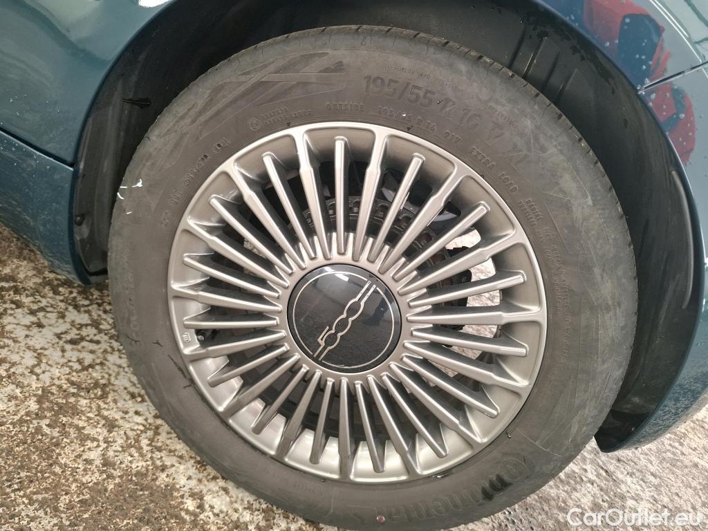  Fiat  500 FIAT  / 2020 / 3P / Berline 42kWh Icône #7