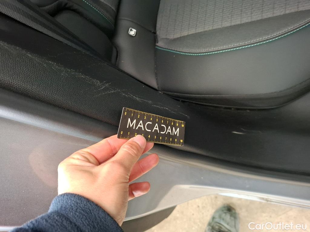  Peugeot  2008  Allure Pack 1.2 PureTech 130CV BVA8 E6d #10