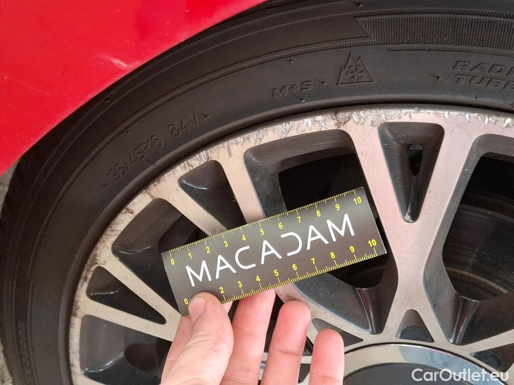  Fiat  500 FIAT  / 2015 / 3P / Berline Hybrid 1.0 BSG 70 ch Dolcevita Plus #2