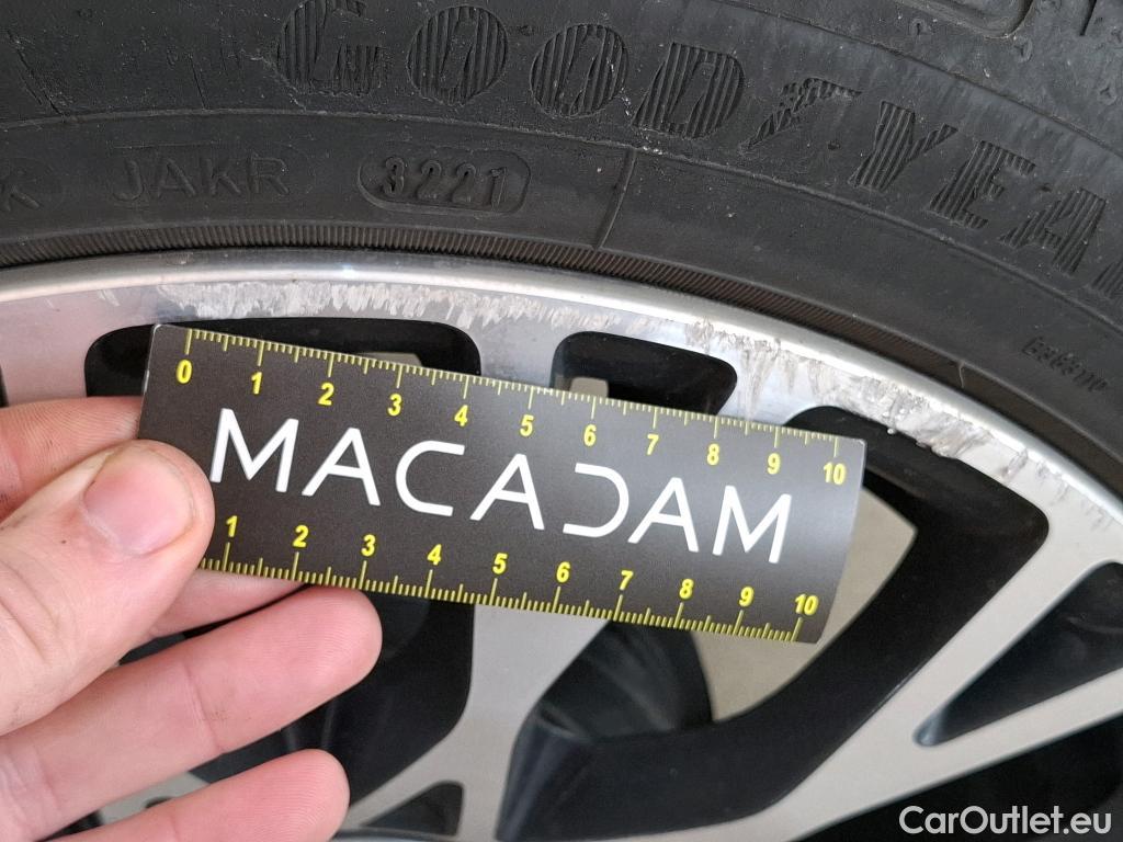  Fiat  500 FIAT  / 2015 / 3P / Berline Hybrid 1.0 BSG 70 ch Dolcevita Plus #29