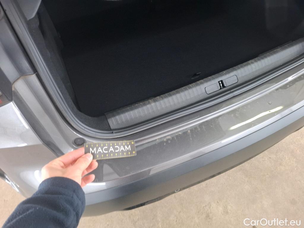  Citroen  C4  Berline Live Pack Business 1.2 PureTech 100CV BVM6 E6d #1