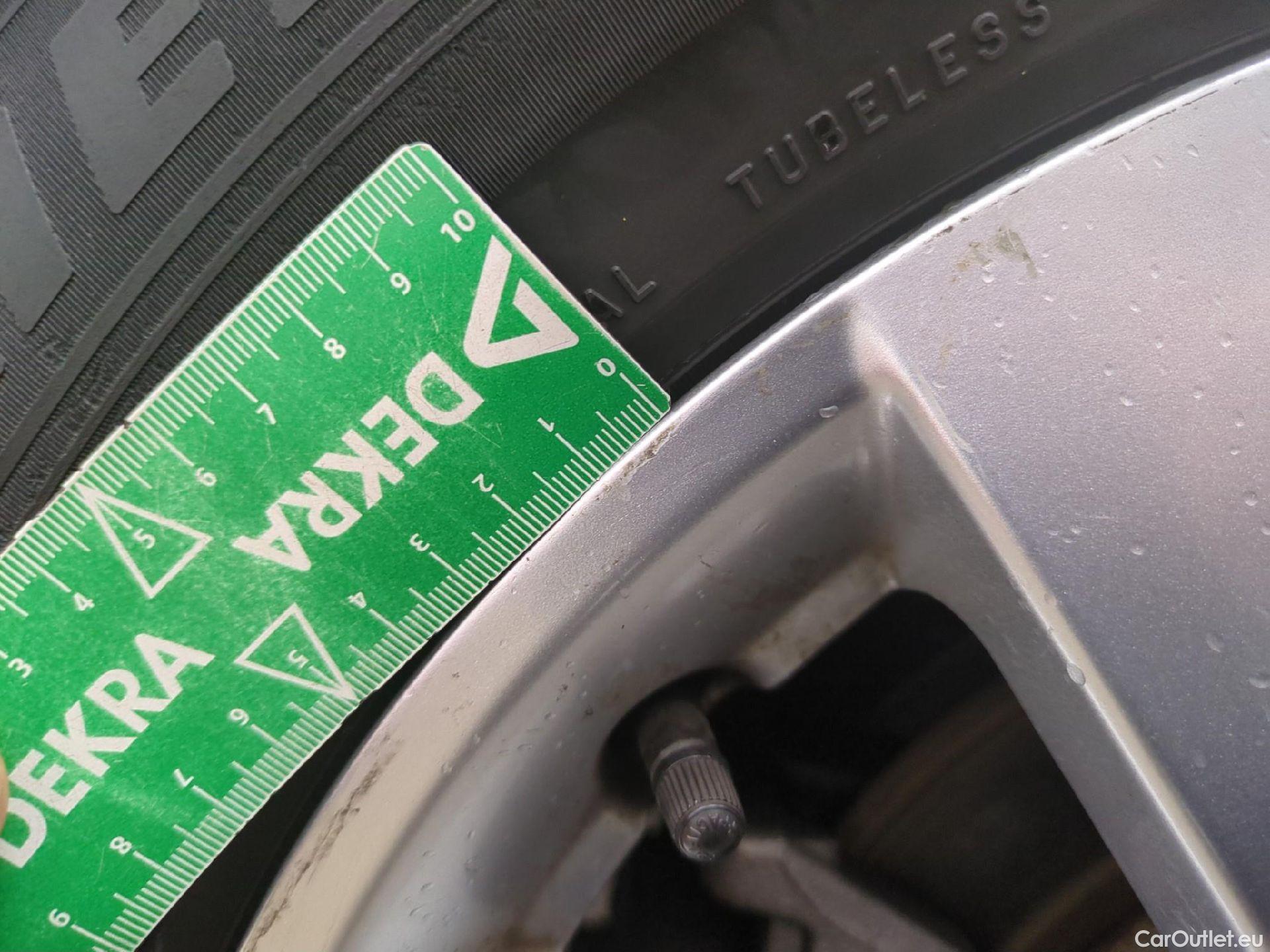  Peugeot  3008  Active Business 1.5 HDi 130CV BVA8 E6d #8