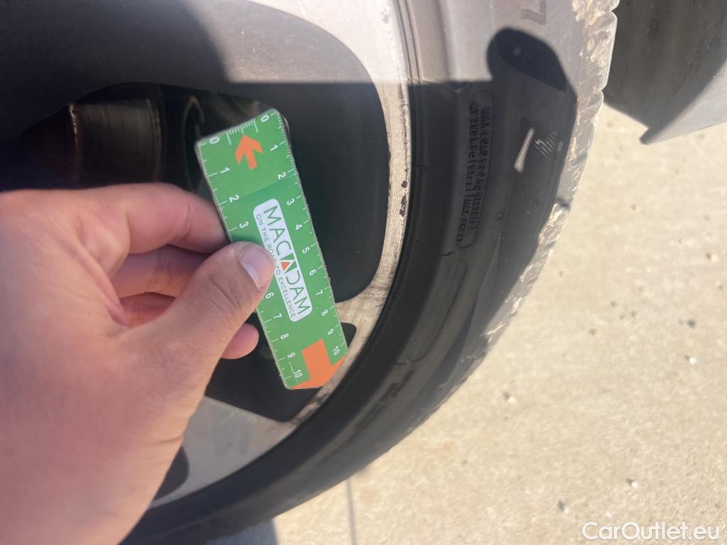  Renault  Megane RENAULT MÉGANE 5p 3G familiar Sp. Tou. Bose Energy dCi 130 S&S Euro 6 #11