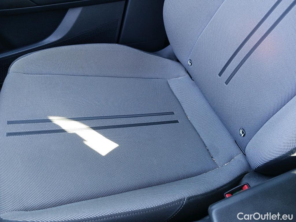  Land Rover  Discovery SEAT Nuevo León / 2020 / 5P / berlina con portón 2.0 TDI 85kW S&S Style Go (AC4) #21