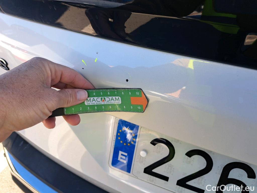  Peugeot  3008 PEUGEOT  / 2016 / 5P / todoterreno GT Line BlueHDi 132kW (180CV) S&S EAT8 #24