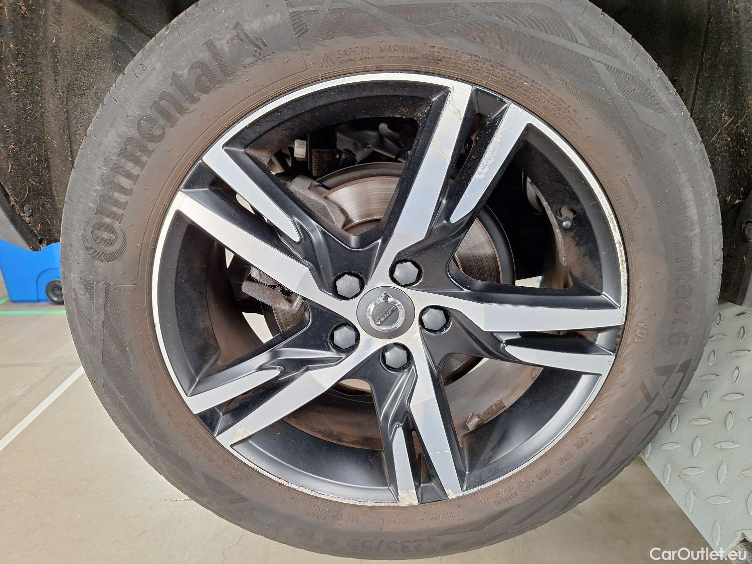  Volvo  XC 40 Volvo, XC40 '17, Volvo XC40 T3 Geartronic R-Design 5d #10