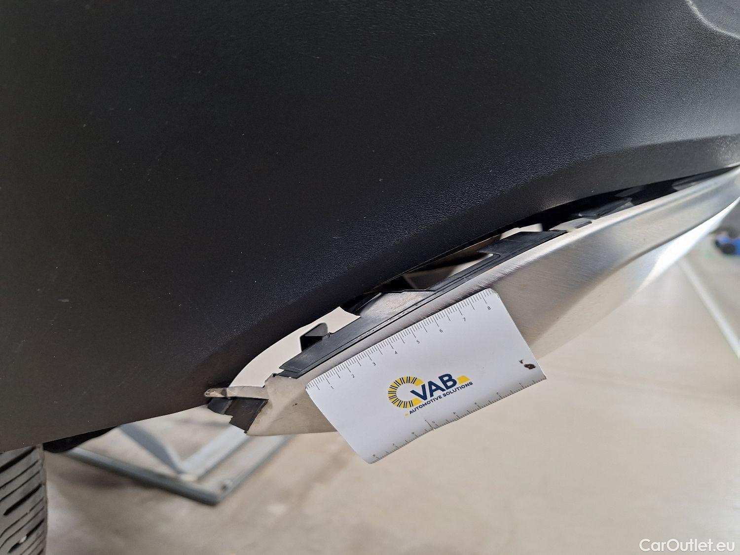  Volvo  XC 40 Volvo, XC40 '17, Volvo XC40 T3 Geartronic R-Design 5d #17