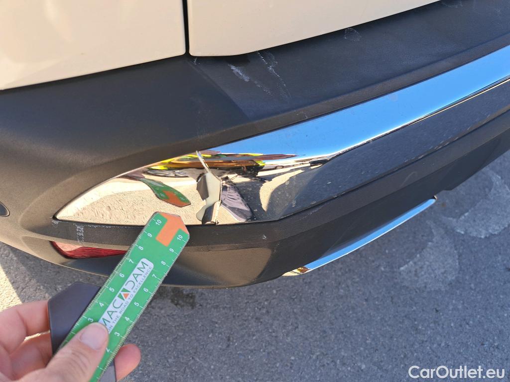  Peugeot  3008 PEUGEOT  / 2016 / 5P / todoterreno GT Line BlueHDi 132kW (180CV) S&S EAT8 #2