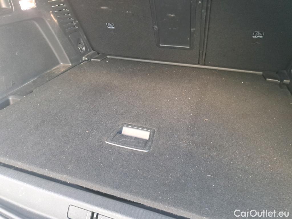  Peugeot  3008 PEUGEOT  / 2016 / 5P / todoterreno GT Line BlueHDi 132kW (180CV) S&S EAT8 #16